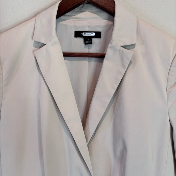 Ann Taylor Two Button Blazer, size 4, Career Wear, Staple, Preppy, Professional - Picture 2 of 10